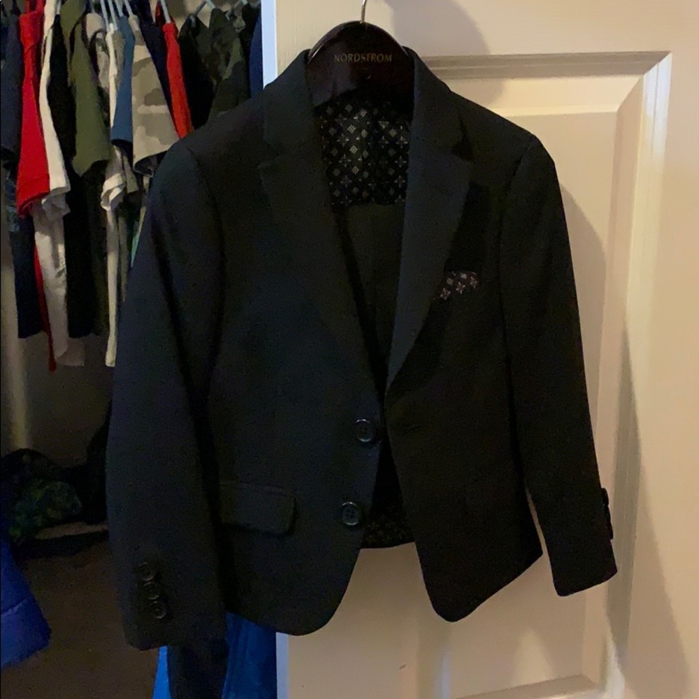 Boys Tallia suit